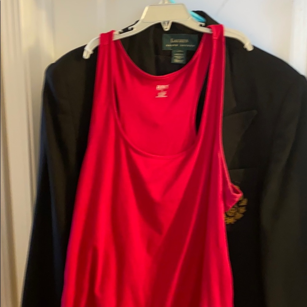Hot pink tank - Picture 3 of 3